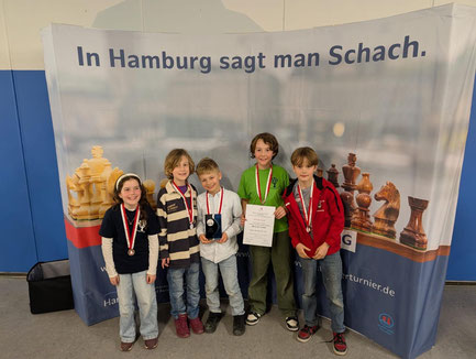 Qualifiziert für die deutsche Meisterschaft: Mathilda Röhm, Mattis Meier, Gustav Hückel, Anton Klemm, Fredrick Herick (v.l.n.r.)