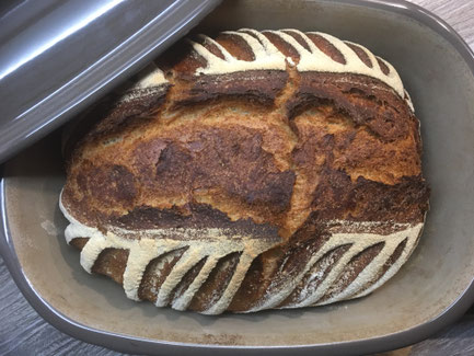 Brot frisch gebacken im Ofenmeister von Pampered Chef