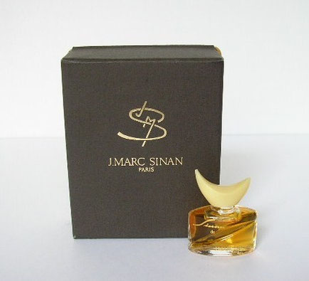 JM SINAN - SINAN, PARFUM DANS SON ECRIN