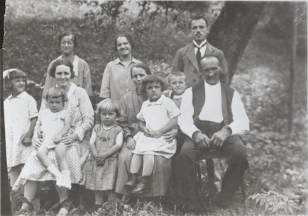 Familie Johannes Hochreuter, s Hansjoggelis (ca. 1932)