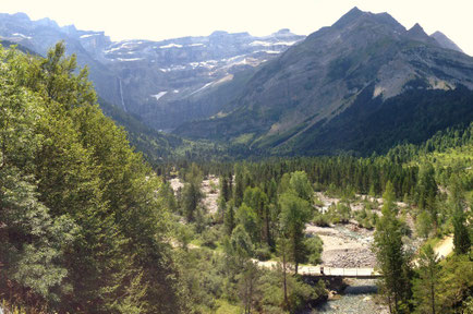 Lourdes top things to do - Cirque de Gavargnie - Copyright  jipolo