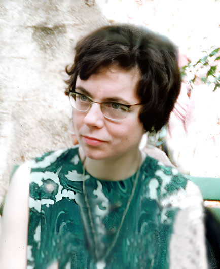 Douglas & Mollie's daughter Annie Eve at Dara & Amrit's Wedding at Meherazad, India in Dec.1968. Image courtesy of Martin Cook ( trimmed image ) .