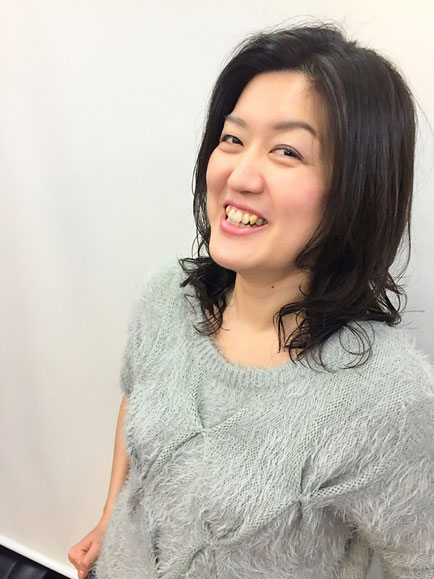 横浜・日吉・菊名・美容室☆女性の笑顔を作る専門家☆美容家 奥条勇紀 デジパーで愛されモテ髪ヘアーに・・・セットのコツは床に平行にモミモミ