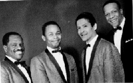 Vicente del Valle Guerra "Chapottin" (Izquierda).  Con el Cuarteto de Bebo Valdés - 1967.  Bebo (Derecha).