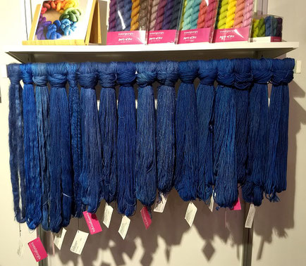 Unterschiedliche Qualitäten in Blau