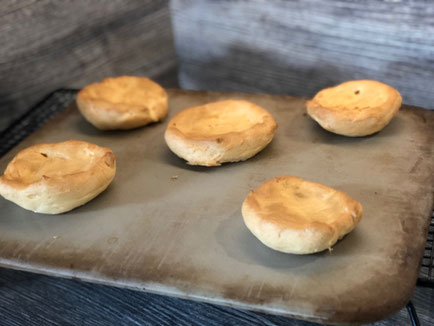Zauberstein von Pampered Chef mit Teiglingen nach dem backen
