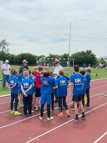 ..geballte DJK Power...unsere schnellen U12 Jungs;-))