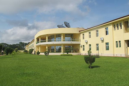 Le Centre d'Excellence de la CAF à Mbankomo, consy=truit à partir de 2006, inauguré en 2010