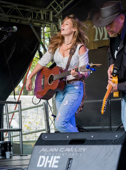zoee, zoee tribe, zoee singer, zoee country music, zoee & the band, country artist, country music, pop country, unsigned, singer, songwriter, country music, country to country, zoee official, zoee and the band