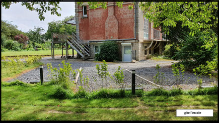 gite classé 3 étoiles , animaux acceptés , charge électrique lente , parking sécurisé. 