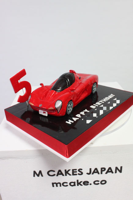 ヤマハ・OX99-11 スーパーカー 型お誕生日ケーキ🎉 お誕生日おめでとうございます🎊 ケーキが美味しかったと言っていただきありがとうございます😊 とても嬉しいお言葉です！！ ・ ケーキは毎日追求&研究で 味も少しづつでも上達していける様にと思って取り組んでおります💕 自分では始めた時から比べるとケーキ&フォンダンも良い感じになってきたと自負してます😆 これからもずっと良い進化をしていける様勉強し挑戦し続けて行きたいと思います💖 ありがとうございます🙇‍♀️ ・