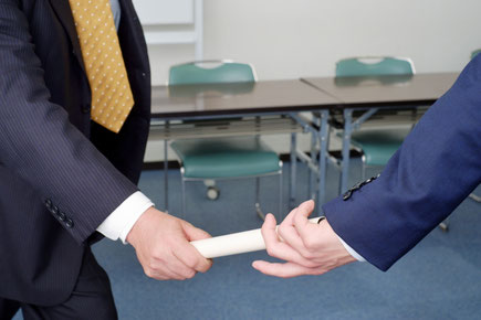 事業承継　バトンタッチ