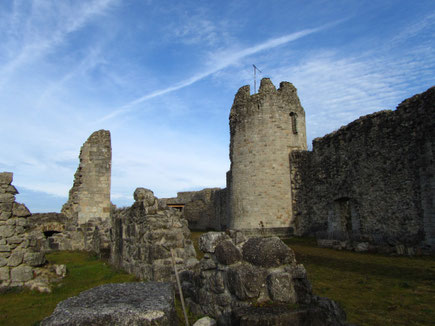 Une autre vue du château où a vécu Bernard de Ventadour XIIe siècle