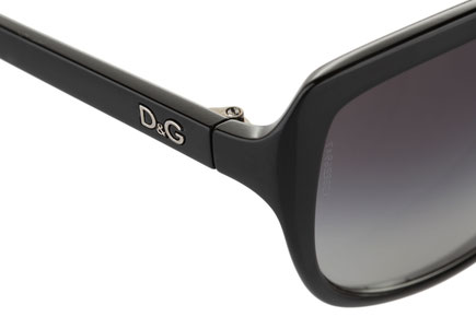 Occhiali da sole donna Dolce & Gabbana Modello: 8069 Colore: 501/87 nero. Colore lenti: grigio sfumato. Calibro 61-16. Materiale: plastica. Protezione UV 100%