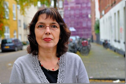 Das Bild zeigt die Autorin Eva Schweikart.