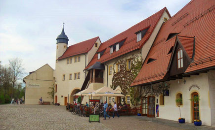 Atelierhaus, Gaststube Torwache und Glasgalerie