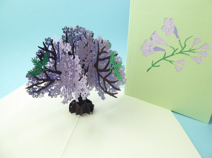 Carte pop-up arbre violet Jacaranda en carte d'anniversaire et voeux