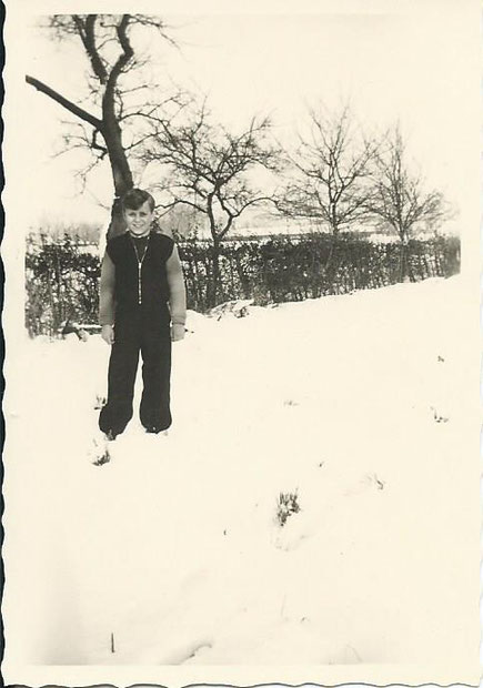 Schnee (den gab es damals noch) im Garten Steinfurter Str. 172 1955