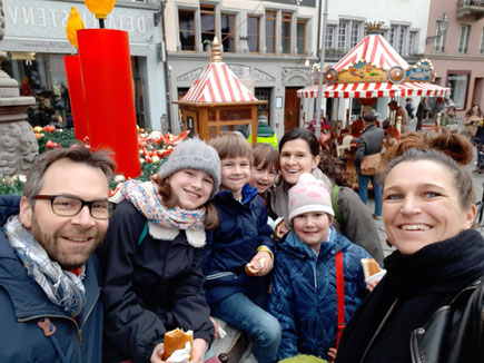 Auf dem Weihnachtsmarkt in Luzern