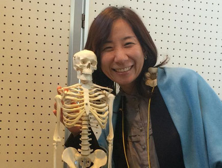 楽しくお金の話を聞いてもらえるように様々な工夫をする萩原さん