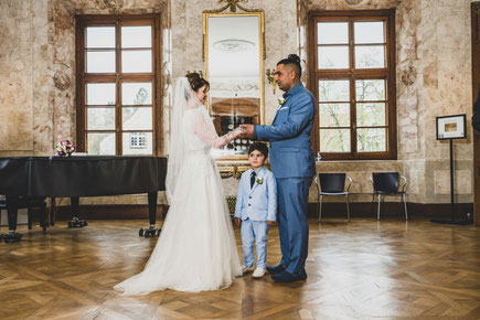 Brautpaar beim Hochzeitsshooting Schloss Aulendorf