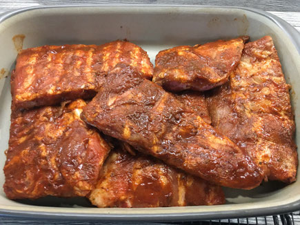 Spareribs vor dem Backen in der Ofenhexe von Pampered Chef