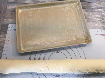 Heferolle mit Nussfüllung und großer Ofenzauberer von Pampered Chef