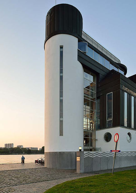 Zuiderterras, Ausflugslokal am südlichen Ostufer von Antwerpen. PC-E Nikkor 24 mm, 1:3,5 D ED, NIKON D4, ISO 200, 1/13 Sek., Blende 16. Foto: Dr. Klaus Schoerner