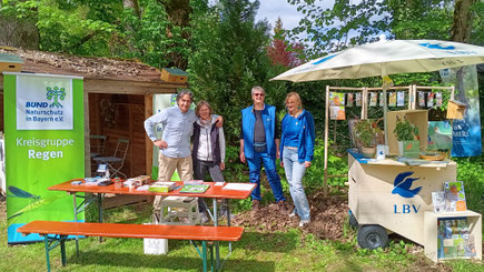 Am gemeinsamen Stand (von links) Egid und Petra Werner (BN), Dorothea Haas und Cordula Gunkel (LBV)
