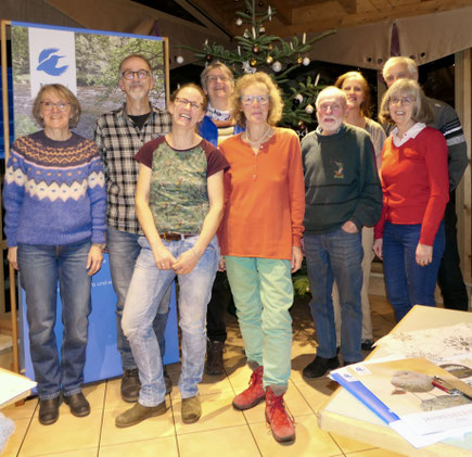 von links: Schriftführerin Rosmarie Wagenstaller, Beisitzer Thomas Teich, Schatzmeisterin Kerstin Schwaiger, 1. Vorsitzende Dorothea Haas, Beisitzer Monika Springmann und Jo Dalloz, Karin Hodl, 2. Vorsitzender Erhard Dick und Beisitzerin Waltraud Wirthl