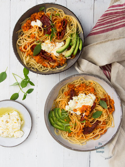 Spaghetti mit roter Linsen Bolognese