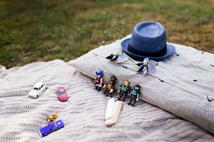 photos de famille, photos d'enfants, portraits de famille, vendée, photos de famille en vendée, photographe de famille en vendée, famille en bleu, camaieu de bleu, rachel jabot ferreiro, erjihef photo,playmobil, harmonie vestimentaire et photo