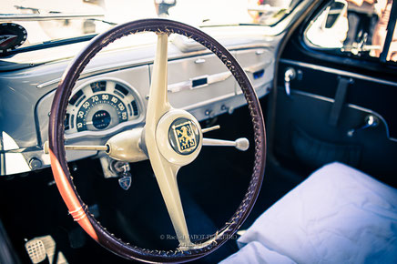 mariage, mariage en vendée, couple, amoureux, photos de couple, photographe de mariage, wedding, wedding photographer, mariage en voiture ancienne, rachel jabot ferreiro, erjihef photo