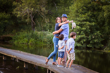 photos de famille, photos d'enfants, portraits de famille, vendée, photos de famille en vendée, photographe de famille en vendée, famille en bleu, camaieu de bleu, rachel jabot ferreiro, erjihef photo, harmonie vestimentaire et photo