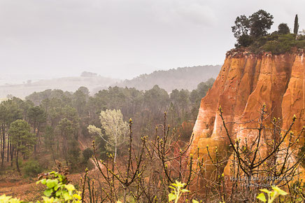 Roussilon, vaucluse, vallis clausa, Luberon, Provence, ocres, ocres de roussillon, pigments naturels, village de provence, erjihef photo, rachel jabot ferreiro