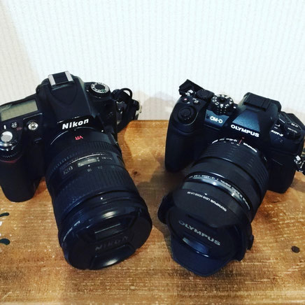 (左) NIKON D90 (右) Oplympus OM-D E-M1 Mark II