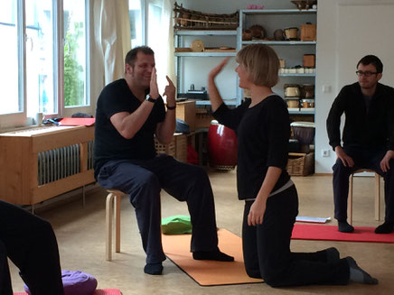 Bild: Abklatschen beim Training