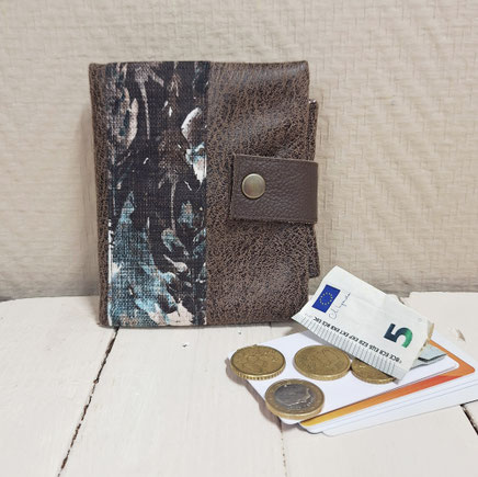 portefeuille compact pour homme , faux cuir taupe, tissu imprimé nature forêt, cadeau original et pratique