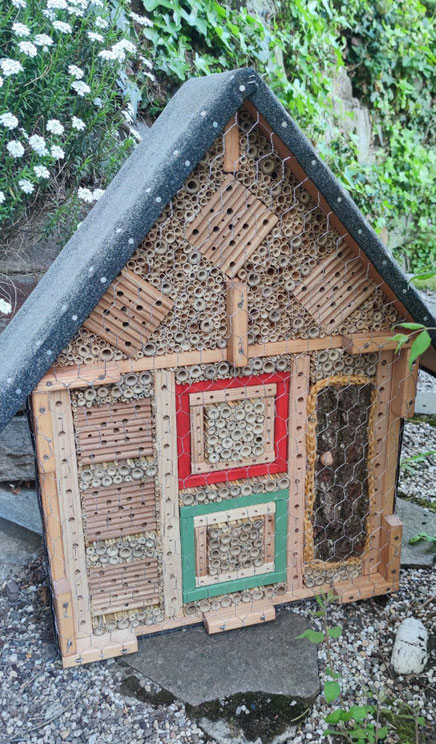 G4   Wildbienenbrutstätte € 285