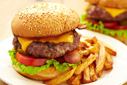 Le hamburger, plat emblématique de la cuisine américaine