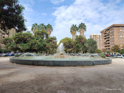 La Fuente de las Nereidas en Valencia se encuentra ubicada en la intersección de la avenida Blasco Ibáñez y la calle José María Haro. Al ser un monumento situado en la vía pública, está accesible para su visita las 24 horas del día.