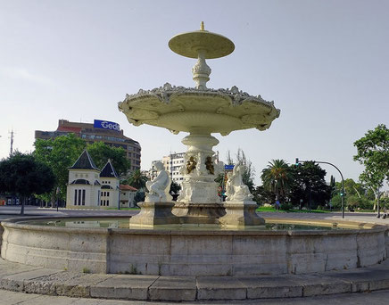 En el Paseo de la Alameda en Valencia y al lado de los Cuarteles de San Juan de la Ribera, Se encuentra la que era conocida como la fuente de la plaza del Mercado o de los Cuatro Elementos.
