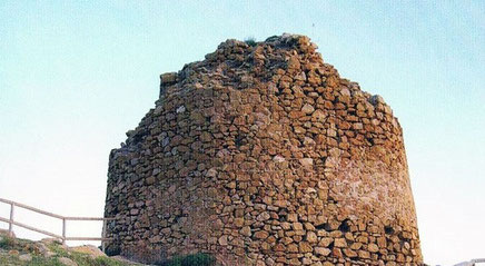 Torre de la Punta del Cavall  de Seguró, en la reserva natural de la Serra Gelada,Comunitat Valenciana.