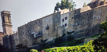 La antigua muralla del pueblo medieval de Culla y como vemos no ha cambiado mucho a lo largo del tiempo.