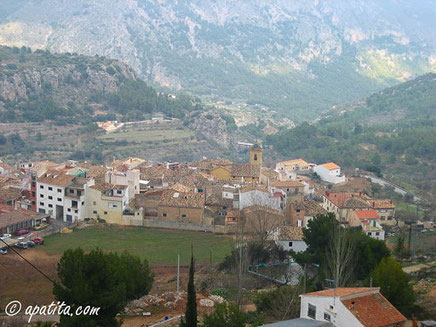 Villa de la Comunidad Valenciana, España. Situado en el interior de la provincia de Alicante, en la comarca de la Marina Baja.