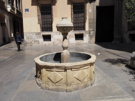 Vandalismo grave: En diciembre de 2011, la estatua de Luís Beltrán fue severamente mutilada; los vándalos le arrancaron una mano y destrozaron parte de la fuente. En aquel momento, la policía logró recuperar el fragmento de la mano en un macetero cercano.