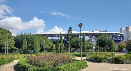  El Parque de Orriols cuenta con 43.977 metros cuadrados, fue inaugurado en septiembre del año 2.000 y está ubicado en el barrio de Orriol y al lado del estadio de fútbol del Levante.