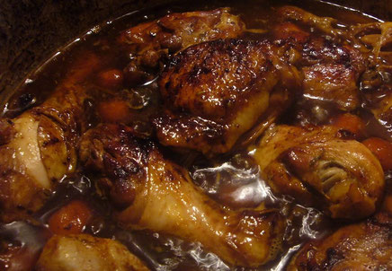 Aquí tienes una receta para preparar pollo asado al romero. Una receta muy tradicional de la Comunidad Valenciana