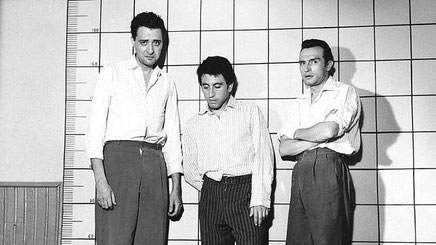 Antonio Ozores  Puchol (actor y director), uno de los grandes del cine español.Como casi todos los que pertenecen a una saga familiar de artistas, suelen iniciarse en la interpretación en las compañías de su familia. 