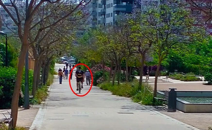 Se permite circular a patinetes y bicicletas en Valencia  principalmente para promover una movilidad urbana sostenible, segura y reducir la contaminación, integrando estos vehículos en espacios de ocio sin perjudicar la seguridad peatonal. 